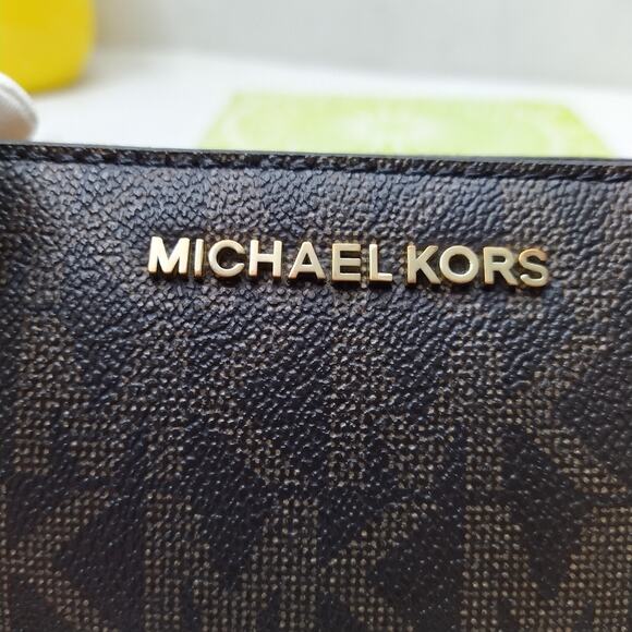 Michael Kors Brown Leather Doubel Zipper Closure Credit Card Small Crossbody Bag - Picture 3 of 15